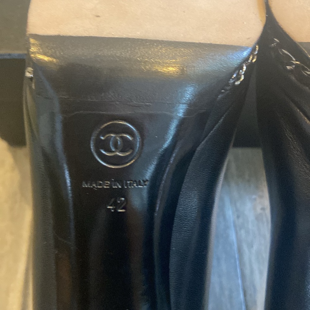 Like new-Chanel Black Lambskin chain platform pumps-42 - Picture 8 of 9